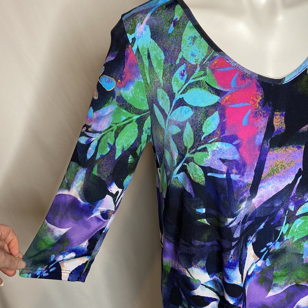 Clara Sun Woo, Abstract Floral Side Slit 3/4 Sleeve Tunic, Medium - Picture 6 of 13